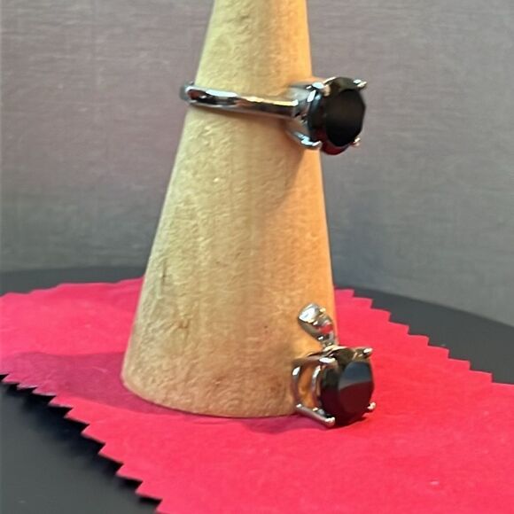 Thai Black Spinel Solitaire Ring and Pendant in Stainless Steel 9.10 ctw - Picture 9 of 14